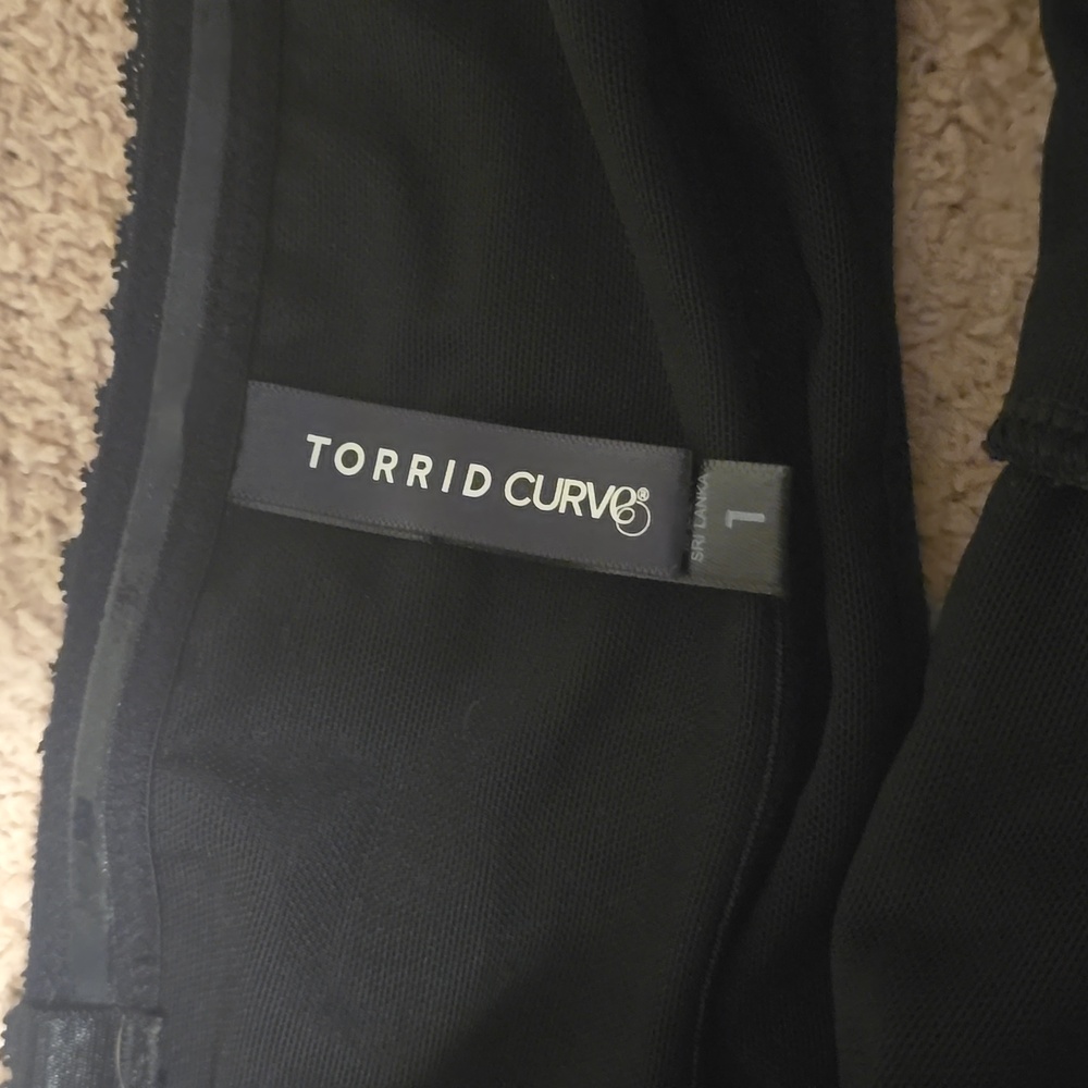 Torrid Strap/Strapless Bra - Picture 2 of 4
